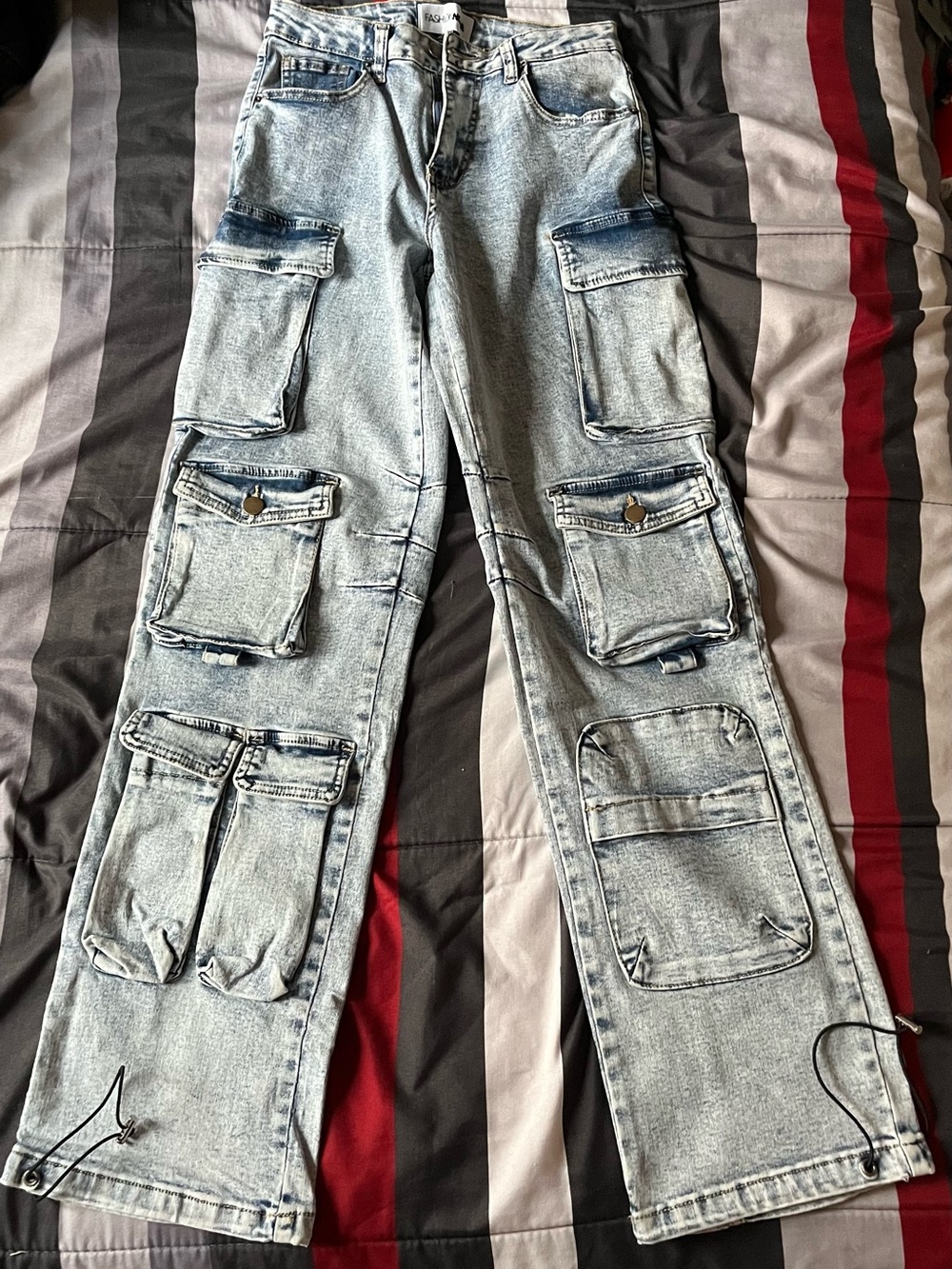 Fashion Nova Light Wash Cargo Jeans with Multiple Pockets